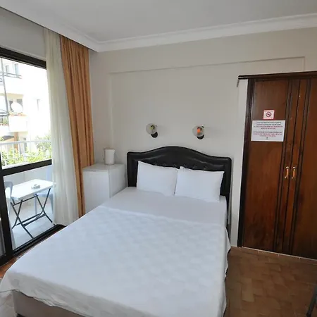 Defne & Zevkim Μαρμαρίς