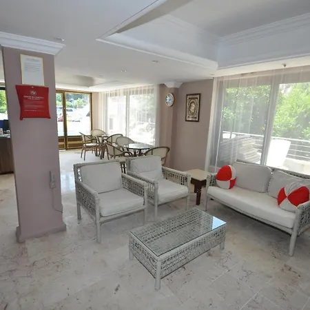 Defne & Zevkim Aparthotel Marmaris