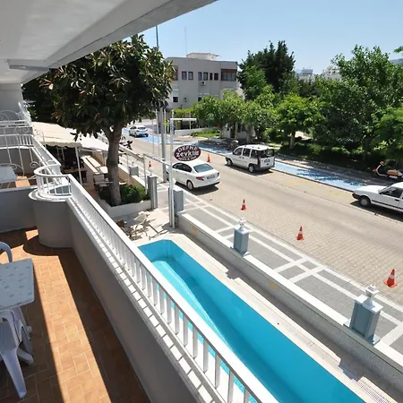 Defne & Zevkim Hotel de apartamente Marmaris