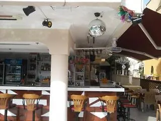 Defne & Zevkim Apart Otel 2*