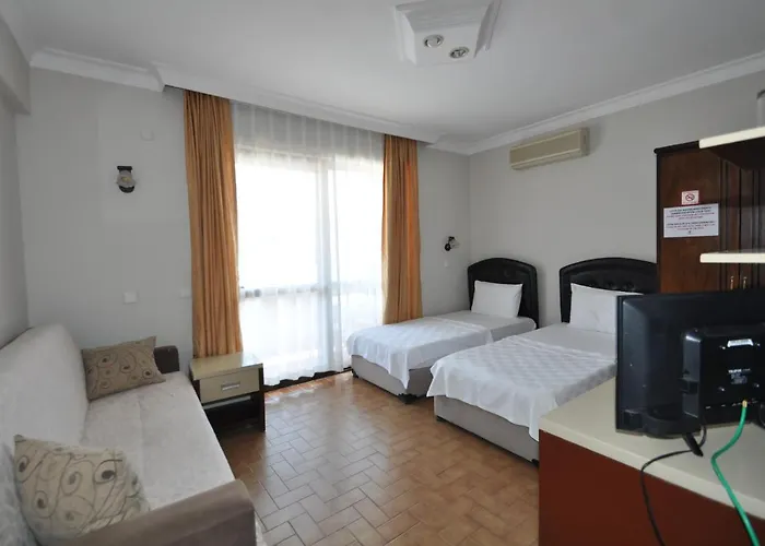 Defne & Zevkim 2* מרמריס