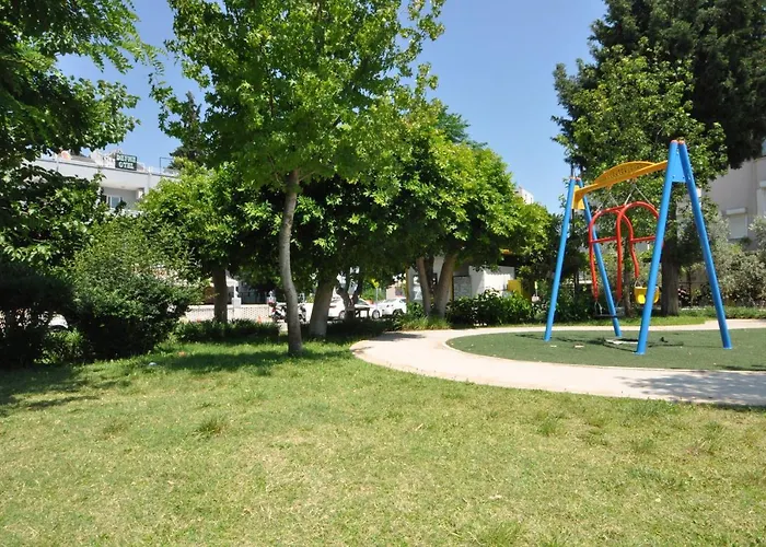 Defne & Zevkim 2* מרמריס