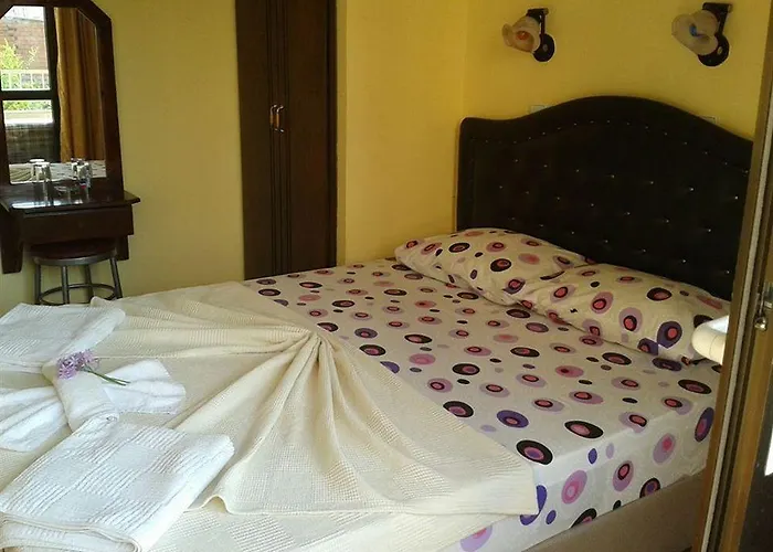 Defne & Zevkim 2* מרמריס